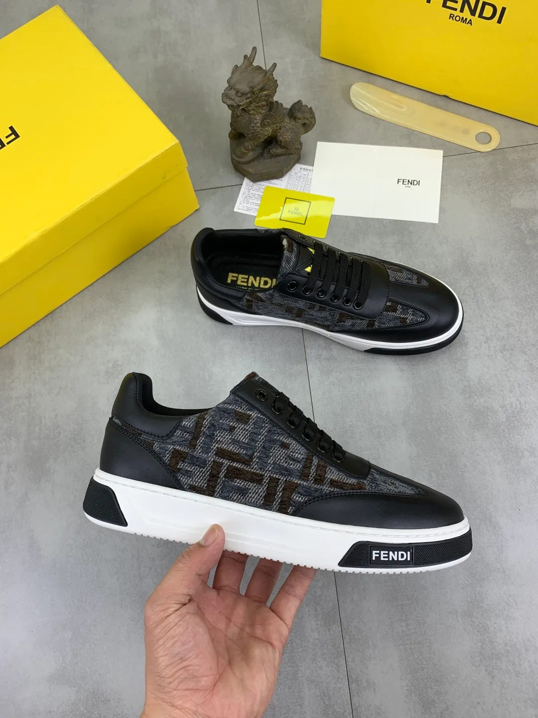 ​Men's shoes 💰P420 💰[New style] little monster 🆘 New style at FENDI counter 🕶️🕶️Simple routing effect, showing an elegant and cool driving shoe 🎬Using imported calfskin + first-layer pigskin lining🐂Excellent material🎬Detailed workmanship 🤗Comfortable foot feel➰➰. ​Pair it with any outfit to show your taste and temperament, low-key luxury ♻️Design ​simple and elegant ​noble and fashionable 🍃​Very loved and favored by trendy men 💓❤️size: 38-44 4️⃣colors available